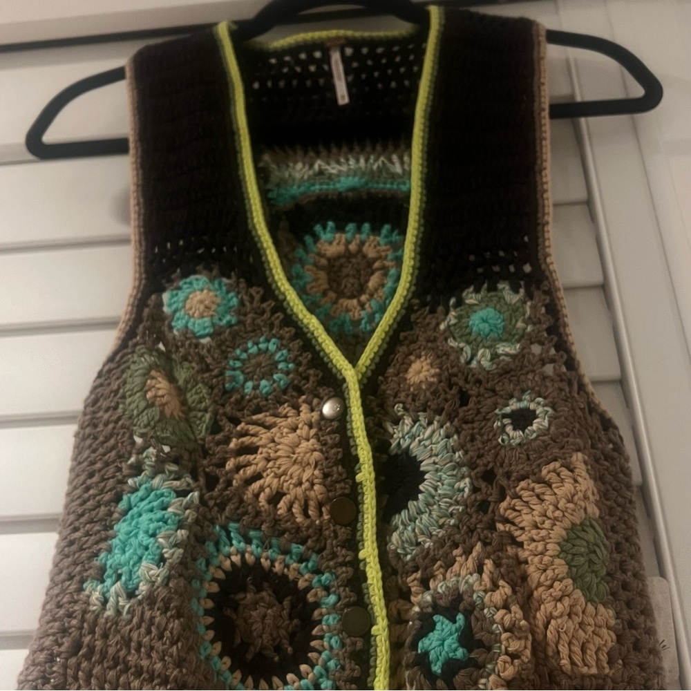 Free People Handcrafted Desert Rose Crochet Vest, NEW - Picture 6 of 14